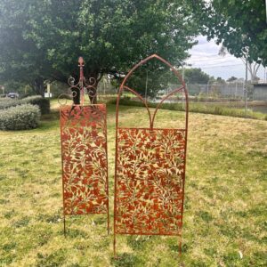 Rust Screen/Wall Art with Fleur + Removable Stakes